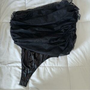 Pretty Little Thing Bodysiut Size 10 Elegant Black Ruched Bodysuit